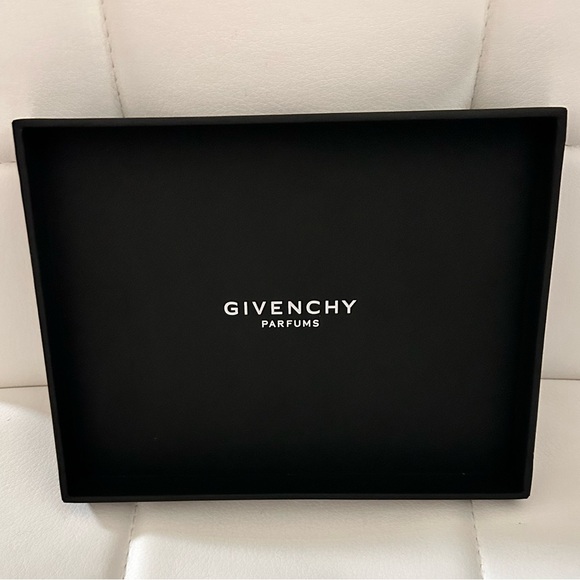 Givenchy Beauty Box - Picture 2 of 15